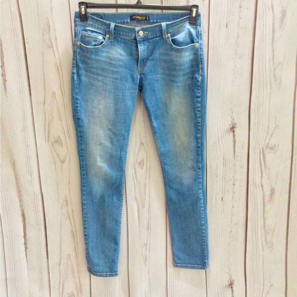 Levi’s 524 Super Low